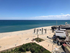 Appartement T3 climatisé avec 6 couchages, terrasse et parking à 300m des commerces - FR-1-81-490